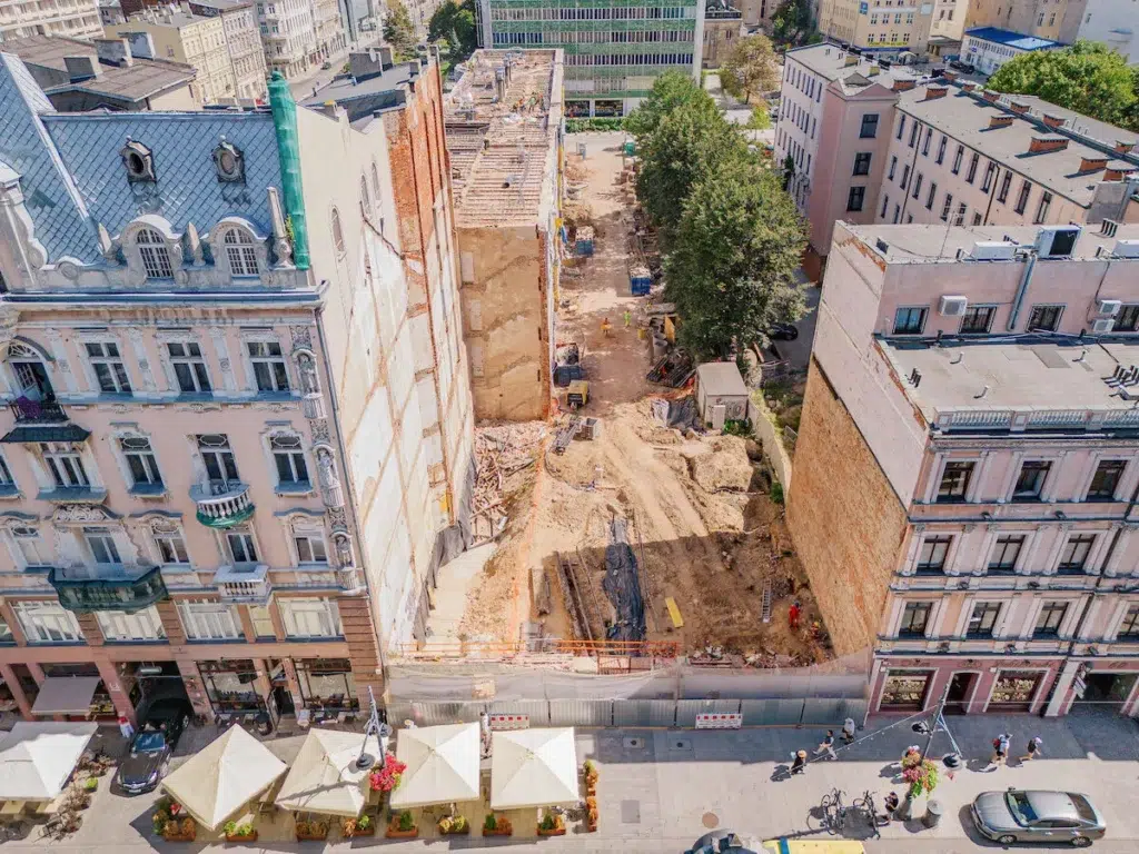 20250819 budowa przy piotrkowskiej 58 10