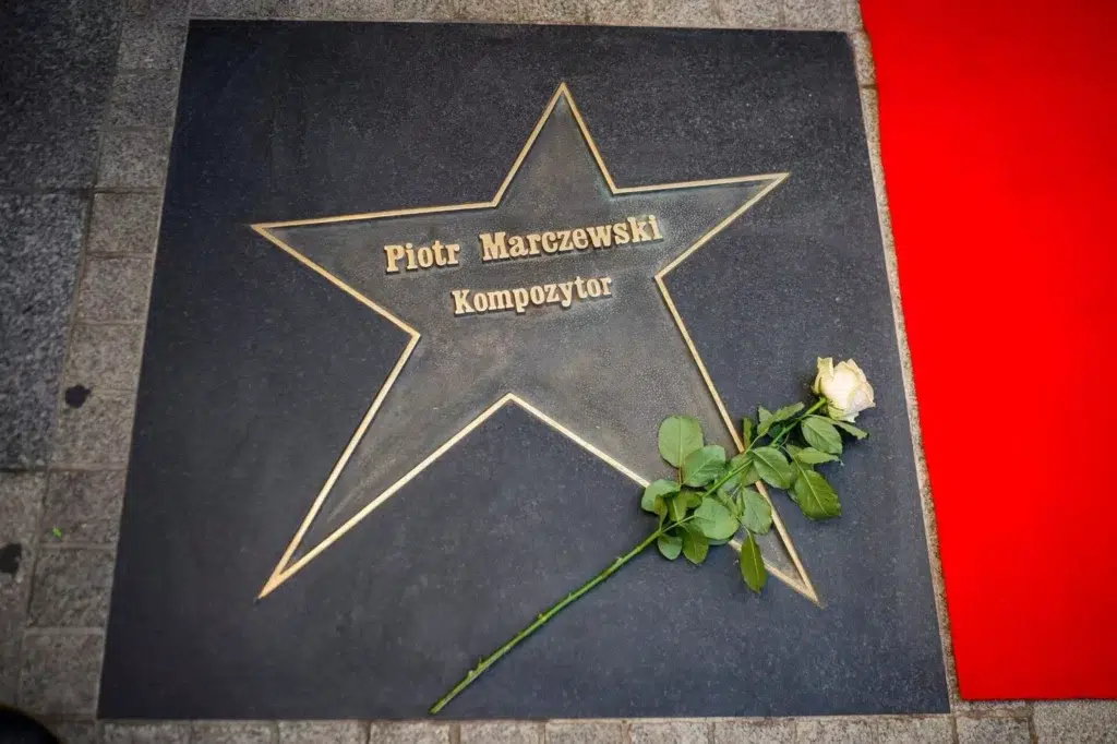 Piotr Marczewski uhonorowany w Łódzkiej Alei Gwiazd 1 Gwiazda piotra marczewskiego na piotrkowskiej w łodzi