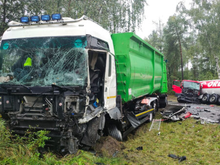 Wypadek cysterny i ciężarówki w inowłodzu