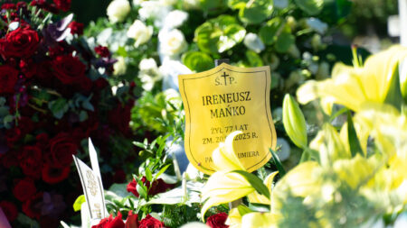 Ireneusz mańko spoczął na cmentarzu kurczaki