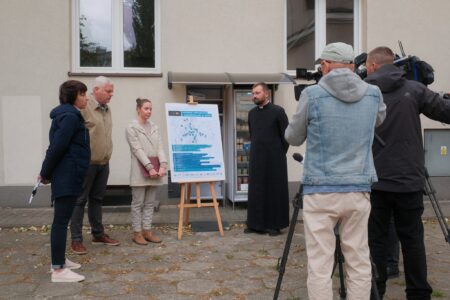 Lodówka społeczna na niciarnianej w łodzi