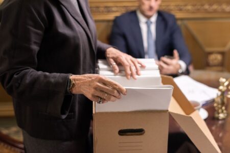 Kierujący spółką powiązaną z pge mieli przyjmować łapówki
