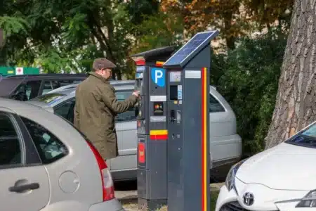 Strefa płatnego parkowania w łodzi większa i droższa
