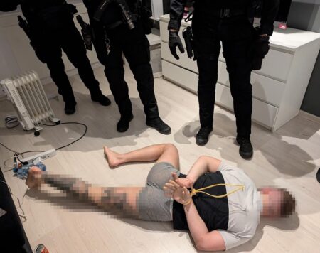 Policjanci zatrzymali pseudokibiców za handel narkotykami