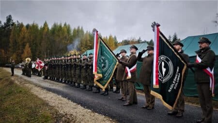Las pamięci weteranów misji