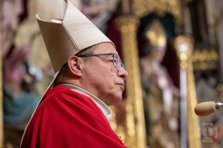 Kardynał grzegorz ryś pożegnał się z łodzią