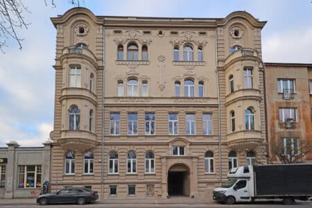Kamienica przy pow 23 w łodzi