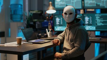 Wyłudzone pieniądze lokowali w kryptowaluty