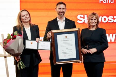 Sławosz uznański-wiśniewski honorowym obywatelem województwa łódzkiego
