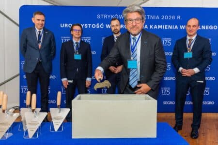 Corning utworzy 2,5 tysiąca miejsc pracy w strykowie