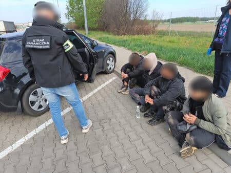 Nielegalni imigranci na a2