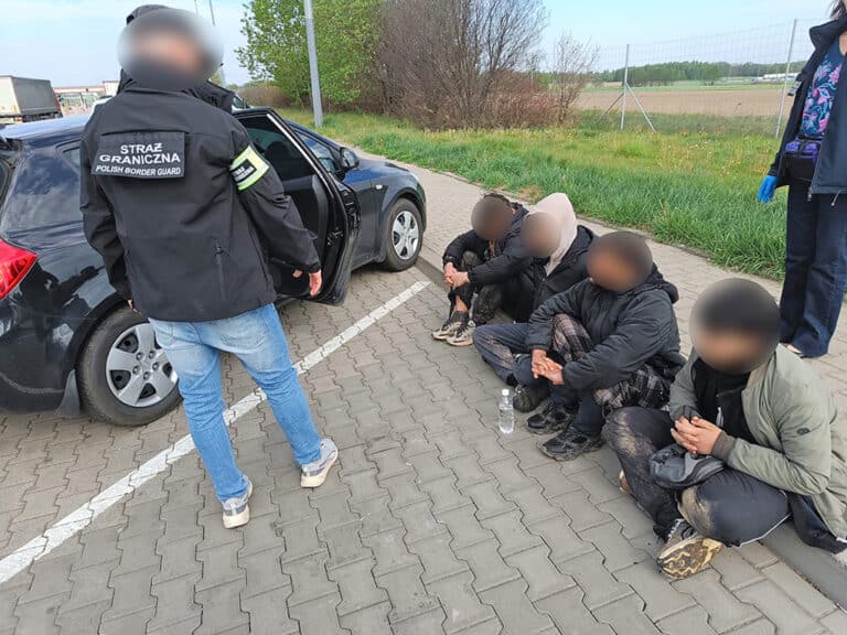 Nielegalni imigranci na a2