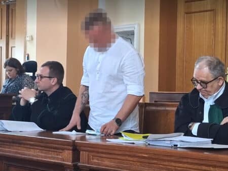 Oskarżony sekretarz sądowy na sali rozpraw