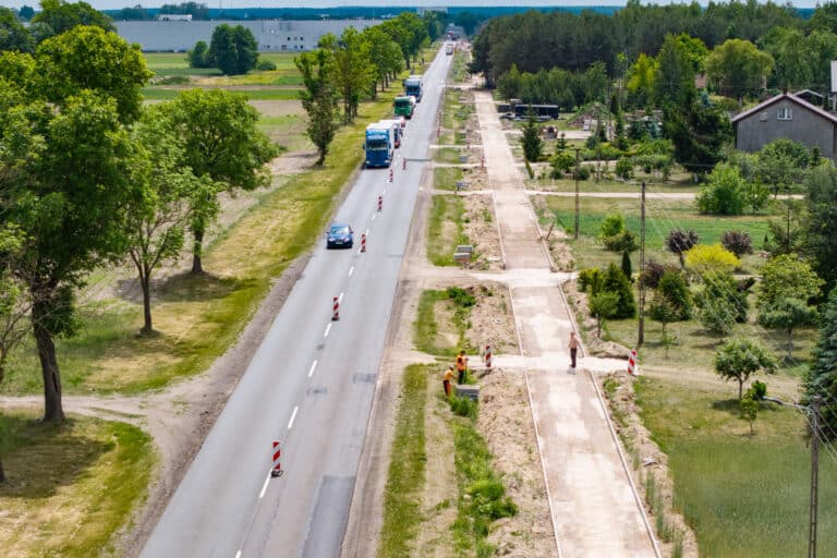 Dw704 łyszkowice - powstaje nowa droga rowerowa