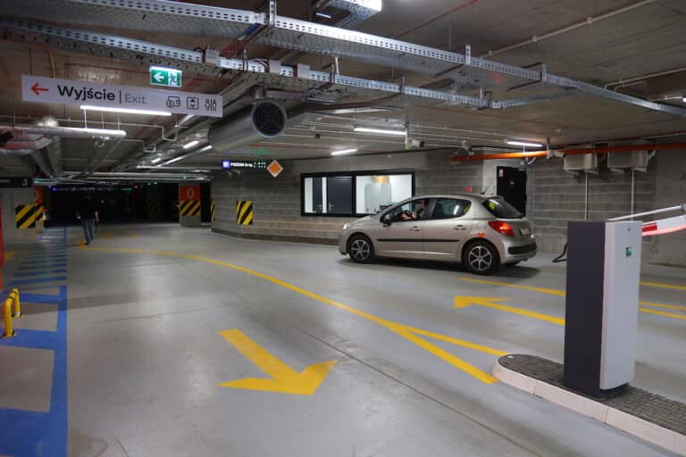 Pierwszy wielopoziomowy parking w łodzi