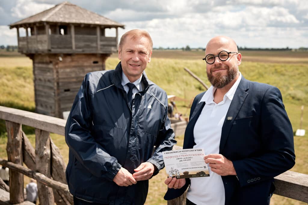 Historyczny piknik w Tumie
