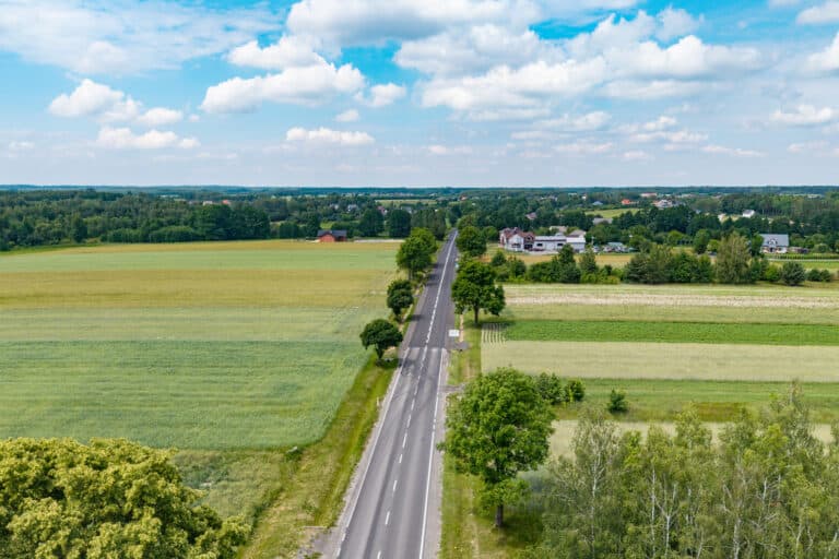 Nowa nawierzchnia na drodze Kamień–Antoniówka w ciągu DW 713