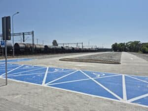 Parking przy dworcu w koluszkach