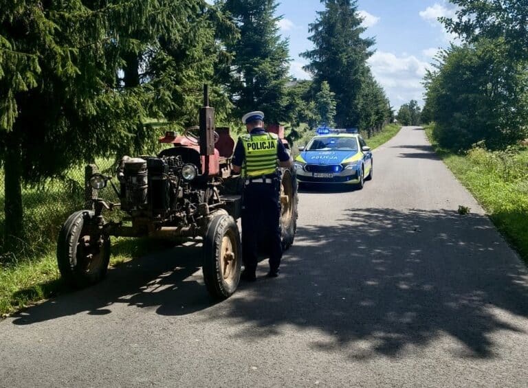 Uciekał traktorem przed policjantami