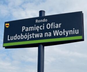 Rondo pamięci ofiar ludobójstwa na wołyniu przy arenie lodowej w tomaszowie mazowieckim